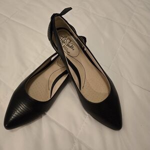 Womens shoes
